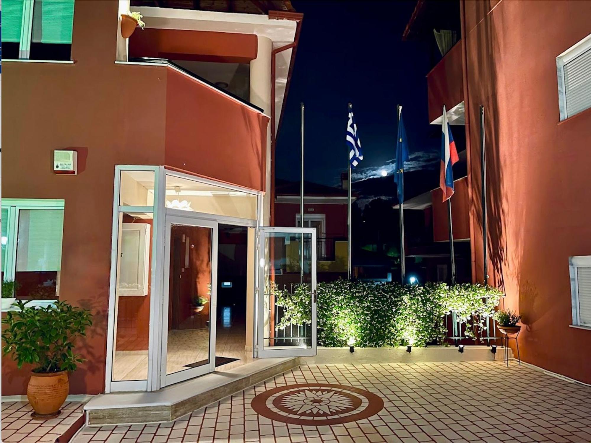Hotel Sun Sight Pefkochori Exterior photo